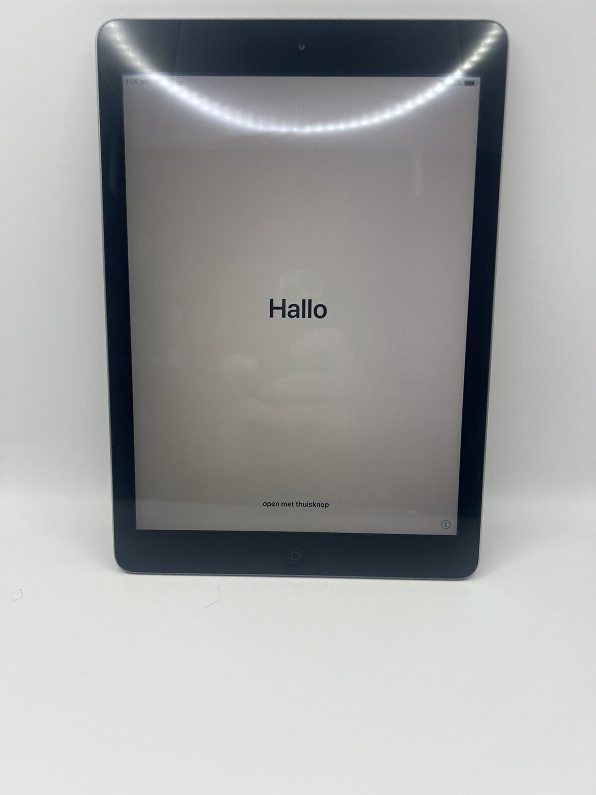 Apple iPad Air 1st Gen. 128GB, Wi-Fi + Cellular (Unlocked), 9.7in