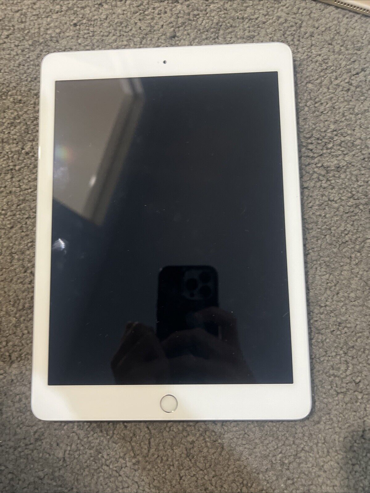 Apple iPad 5th Gen. 128GB, Wi-Fi + Cellular, 9.7in - (AU Stock)