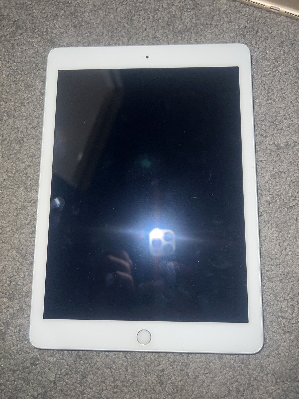 Apple iPad 5th Gen. 128GB, Wi-Fi + Cellular, 9.7in - (AU Stock)