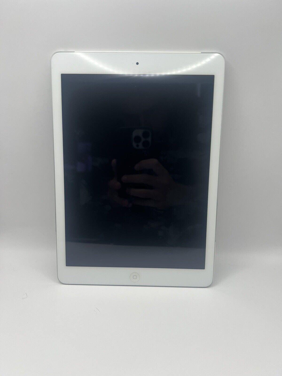 Apple iPad Air 1st Gen. 128GB, Wi-Fi + Cellular (Unlocked), 9.7in
