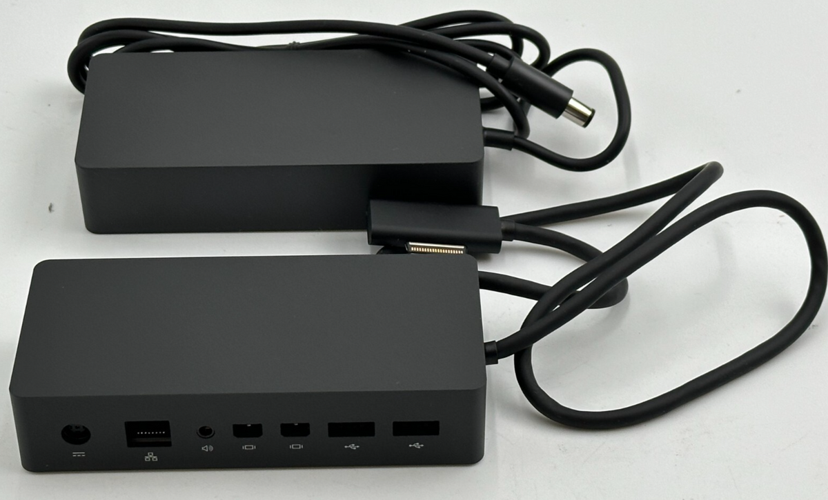 Microsoft Surface Dock 1 (Model 1661) with power supply